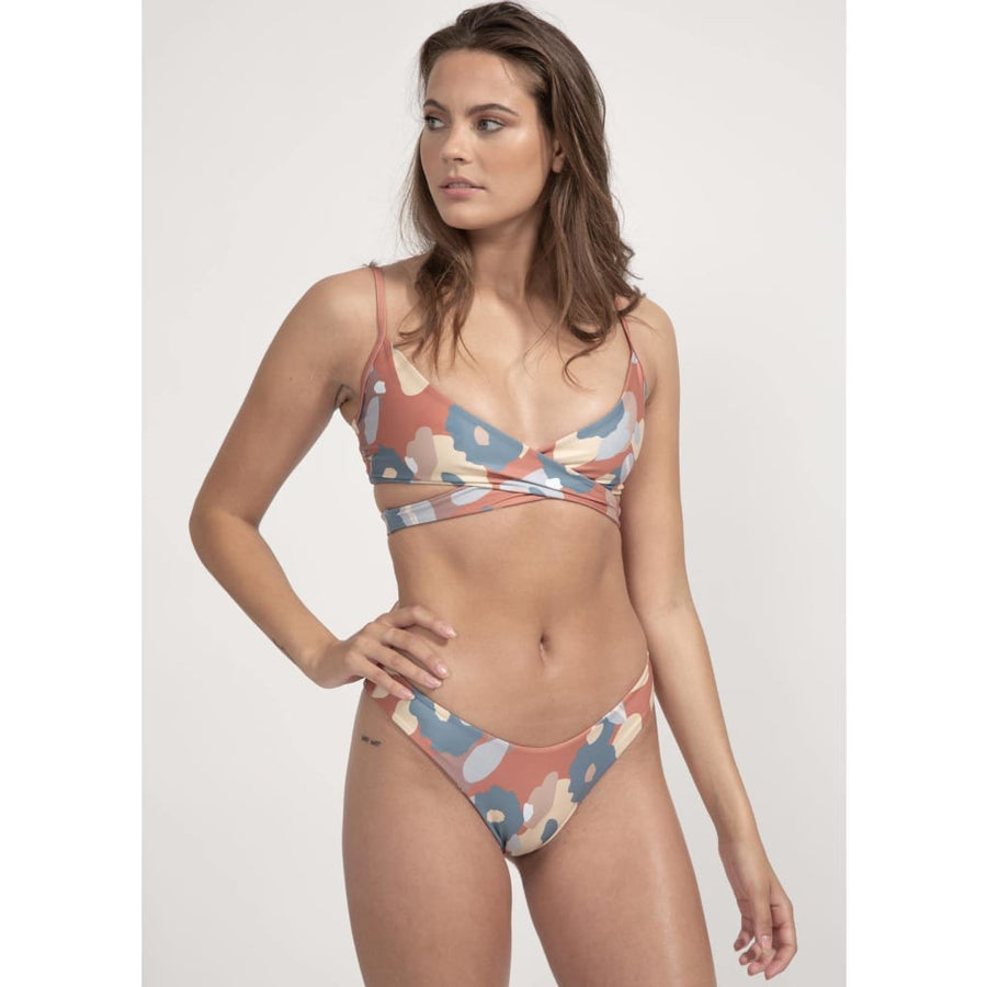 boochen sustainable surf bikini Bottom Arpoador style in red flower print