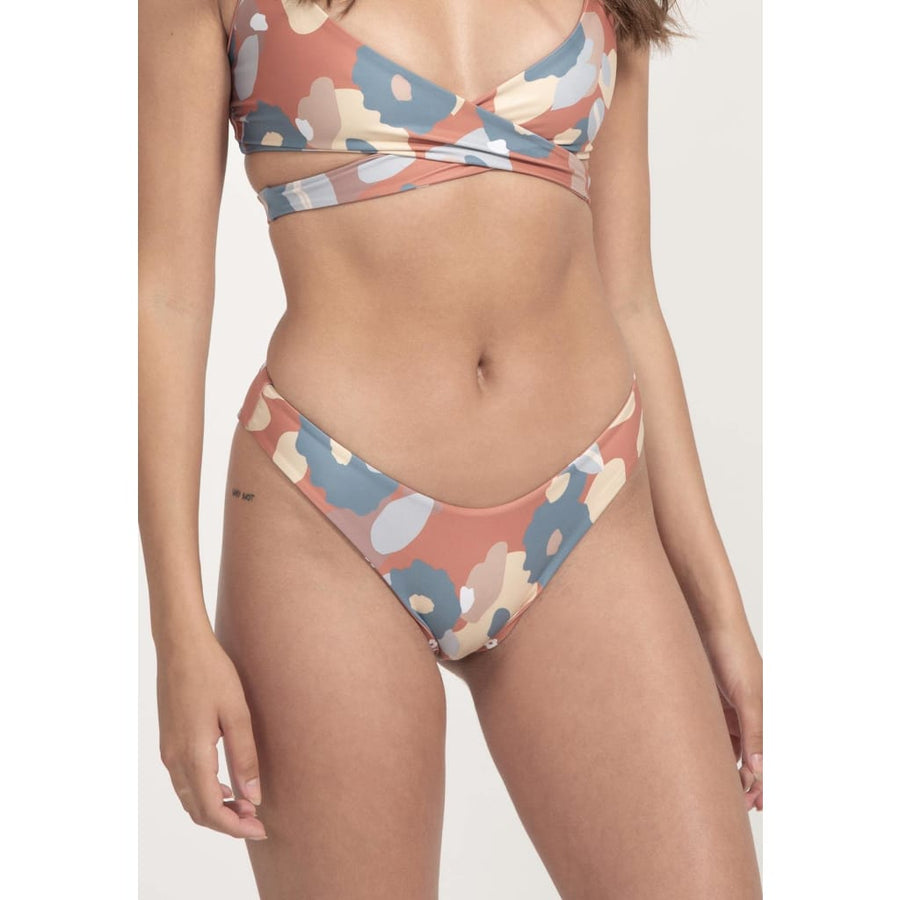 boochen sustainable surf bikini Bottom Arpoador style in red flower print