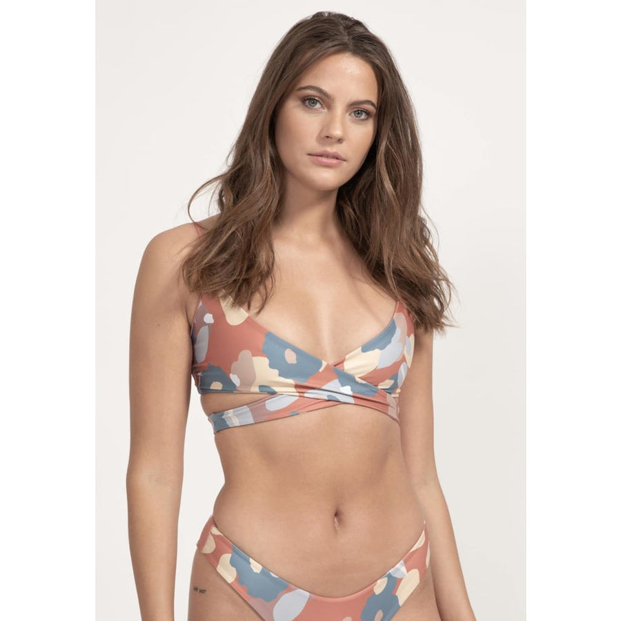 boochen sustainable surf bikini Top Arpoador style in red flower print